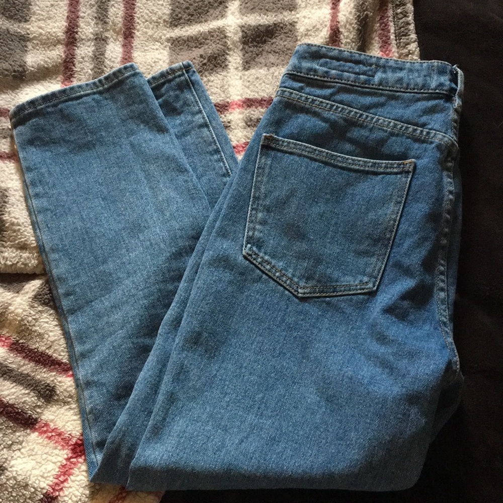 MOM JEANS